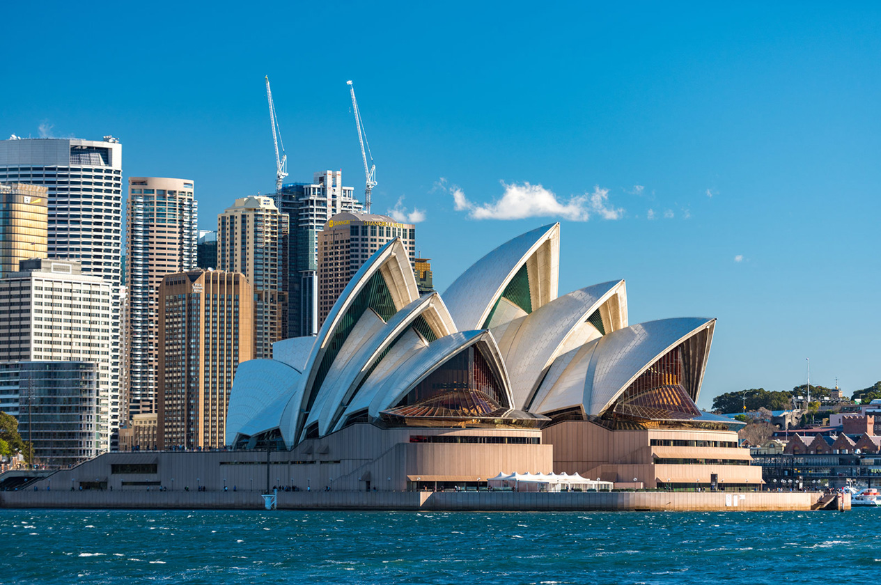 Navigating Sydney’s Sky: Insider Tips for Booking Flights